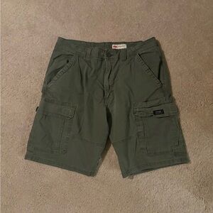 Wrangler Relaxed Fit Olive Green Cargo Shorts for Men